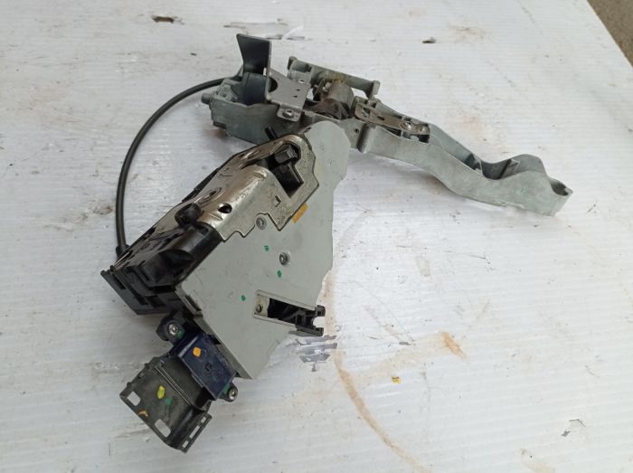 Замок (6pin) задней левой двери с тросами Citroen C4 picasso Peugeot 207, 24087816, 24091816