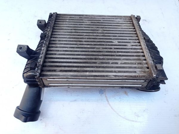 Радиатор интеркулера левый Volkswagen Touareg 2002 - 2009 г.в., 7L0145803 А