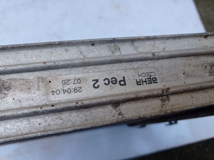 Радиатор интеркулера левый Volkswagen Touareg 2002 - 2009 г.в., 7L0145803 А