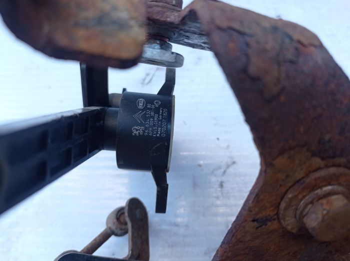 Датчик дорожного просвета задний Citroen C4 Picasso 2007 - 2014 г.в, 9663453280