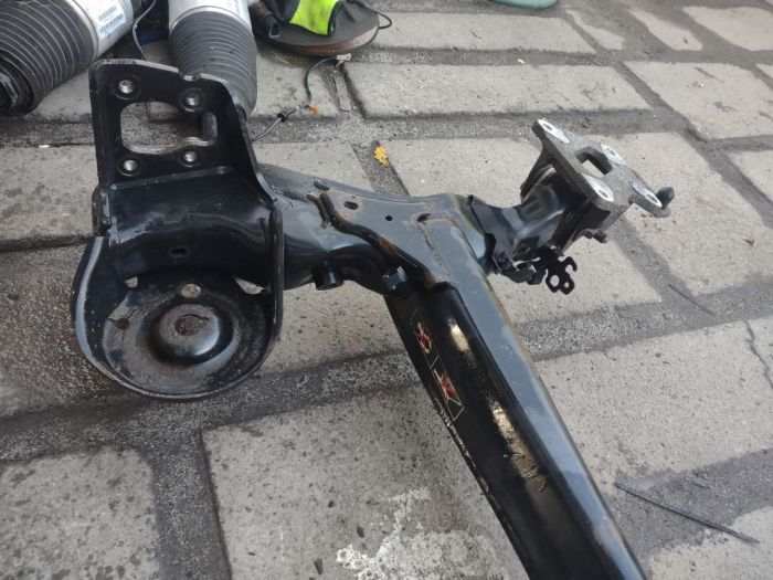 Балка задней подвески под пневму Citroen C4 Picasso 2007 - 2014 г.в