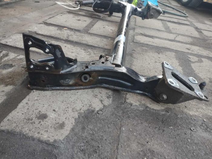 Балка задней подвески под пневму Citroen C4 Picasso 2007 - 2014 г.в