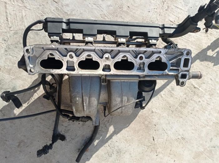 Коллектор впускной Opel Zafira A, Opel Zafira 1.8 бенз. 90536060, 09158683