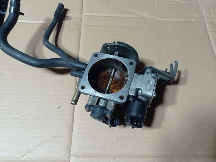 Дросельна заслінка Chevrolet Daewoo NUBIRA II 1.8 16V 122HP, 9430060036