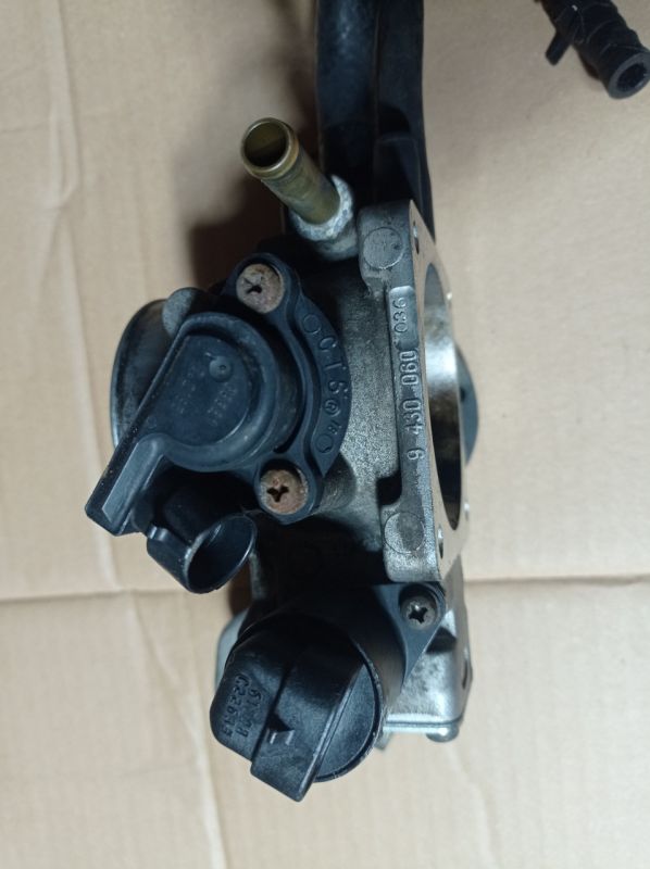 Дросельна заслінка Chevrolet Daewoo NUBIRA II 1.8 16V 122HP, 9430060036