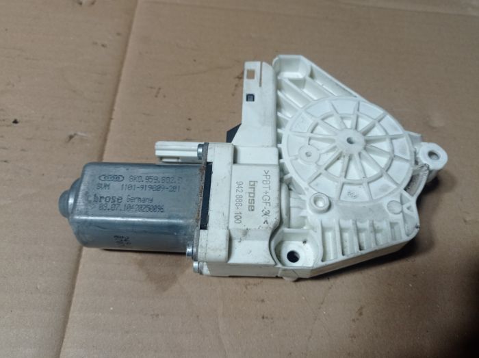 Мотор склопідйомника передній правий VAG 8K0.959.802D, 942886-100, 942886100