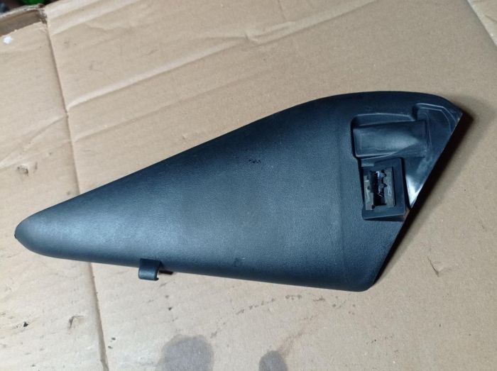 Крепление шторки задней правой двери Citroen C4 Picasso 2007 - 2014 г.в, 96618495ZD