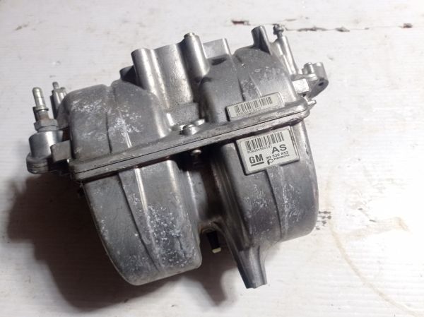 Впускной коллектор Opel Astra G, Opel Astra 1,4 - 1,6 16V. 90530852