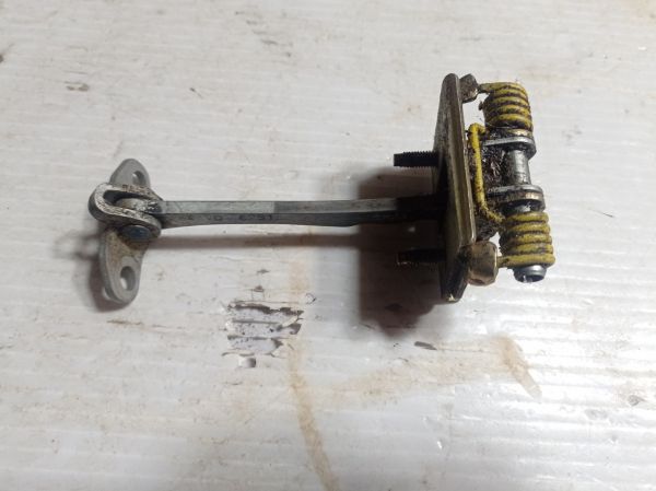 Ограничитель двери передней левой Citroen C5 2.0 16V 2001 - 2004 г.в.,, X4AVD6251, AVG11304