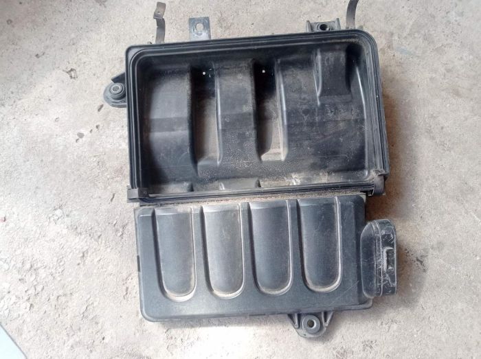 Корпус воздушного фильтра нижняя часть mazda 3 bk 2003-2009 1.6 b 16v denso, ZJ0113Z0XD