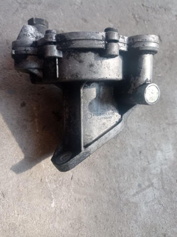Вакуумный насос Volkswagen VW Transporter T4 2.4 D, 075145100, 72053342