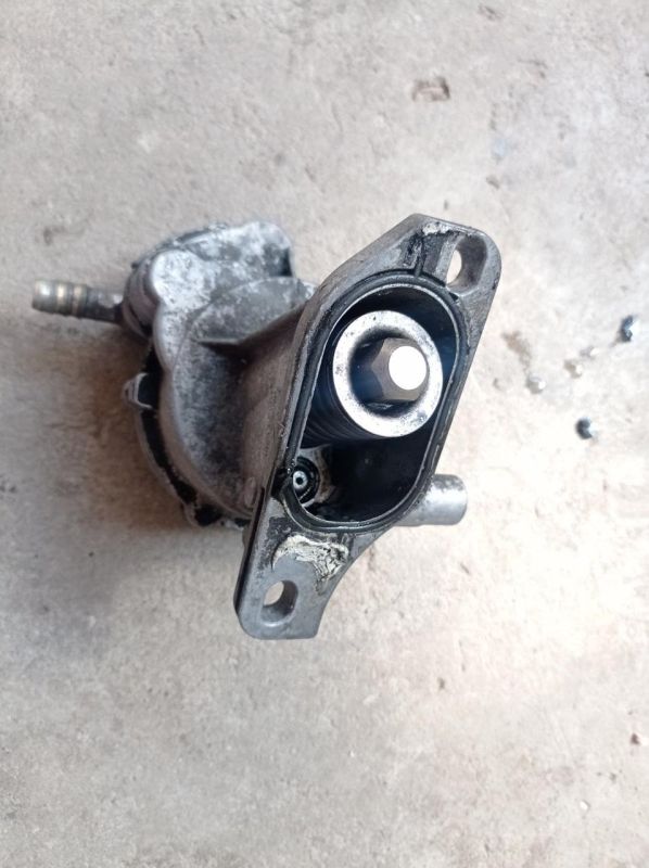 Вакуумный насос Volkswagen VW Transporter T4 2.4 D, 075145100, 72053342