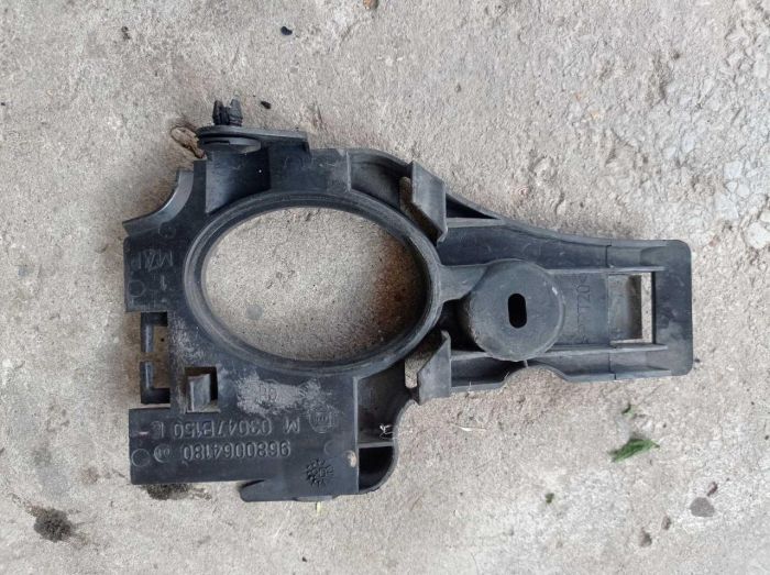 Держатель воздушного патрубка Citroen C3 2002-2009 1.6 HDI, 9680064180