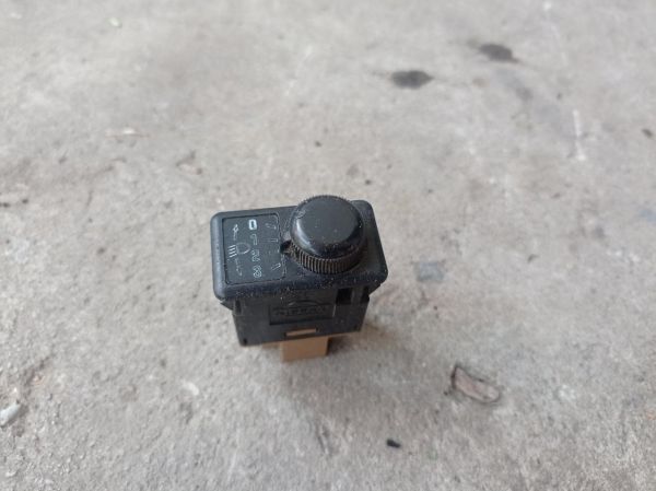Регулятор корректора фар Nissan, 2519036R60