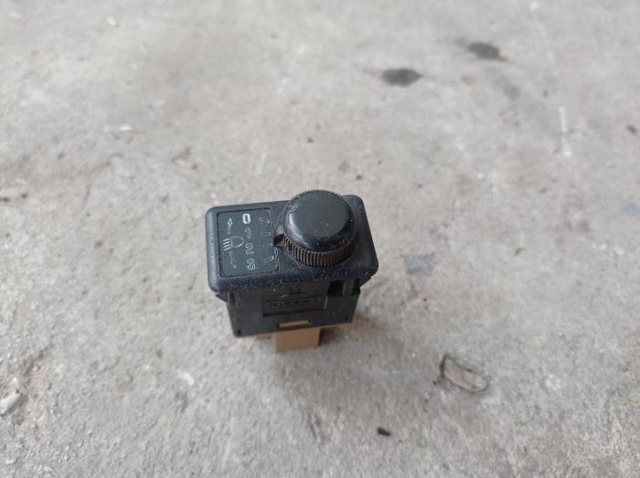Регулятор корректора фар Nissan, 2519036R60