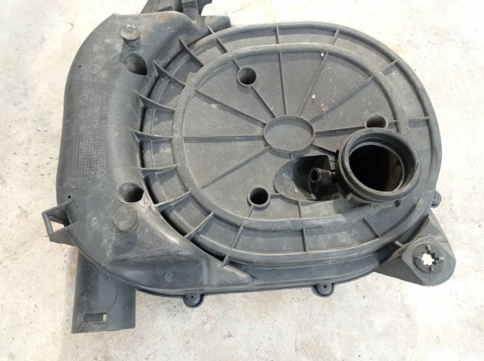 Корпус воздушного фильтра Fiat Punto 1.2 бензин Фиат Пунто, 735275000, 46536484