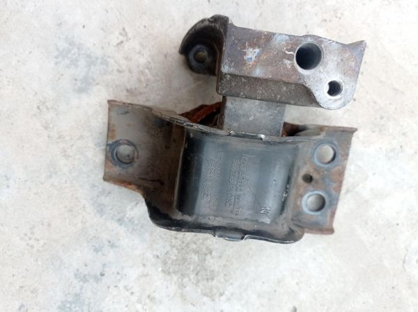 Подушка двигателя правая Nissan Micra K12 1.4 бензин, 11210AX600