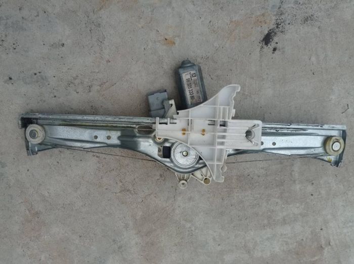 Стеклоподъемник правый задний Citroen C5 2.0 16V 2001 - 2004 г.в., универсал, 9632533380