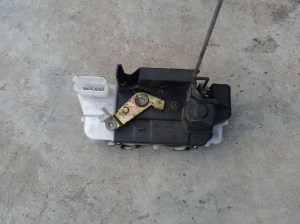 Замок двери задней правой Citroen C5 2.0 16V 2001 - 2004 г.в., универсал