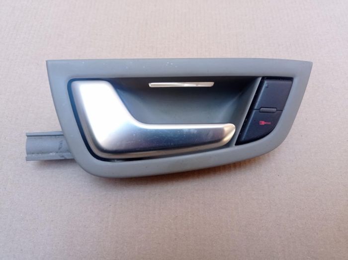 Ручка внутренняя левая задняя, ​​передняя Audi A8 D3 2002 - 2009 г.в., 4e0837019