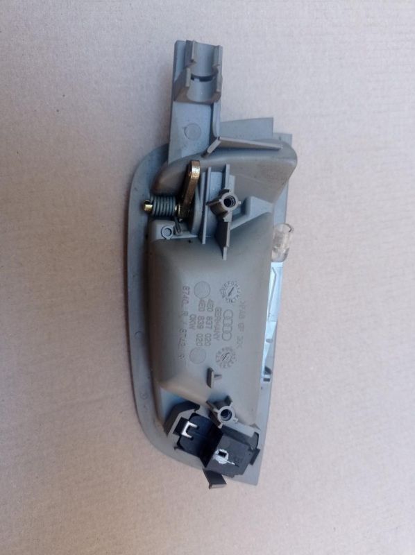 Ручка внутренняя правая задняя, ​​передняя Audi A8 D3 2002 - 2009 г.в., 4e0837020