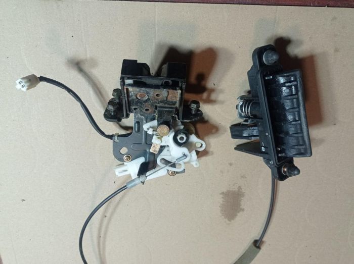 Проводка крышки багажника Mazda 3 BK 2004 - 2009 г.в., хэтчбек, B6701