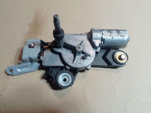 Моторчик стеклоочистителя задний, Mazda 3 BK 2004 - 2009 г.в., хэтчбек, 0390201588