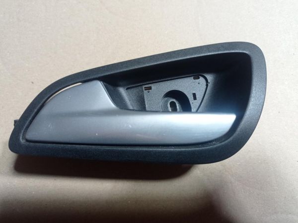 Ручка открывания дверей внутренняя правая задняя Ford Focus 3, AM51-U22601-BEW