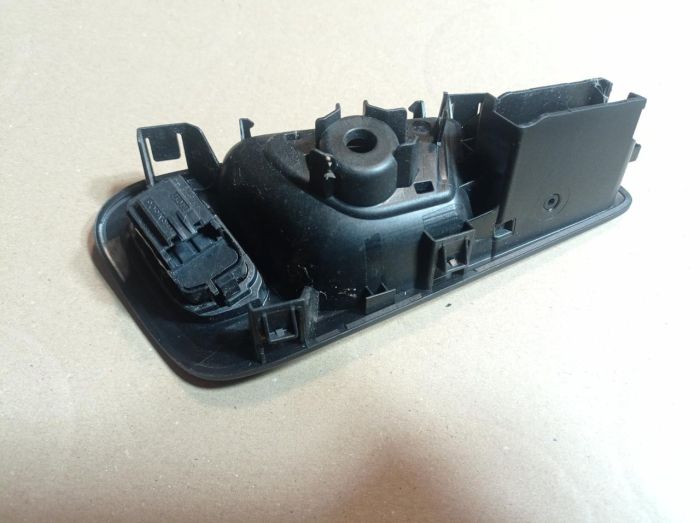 Ручка открывания двери внутренняя левая передняя Ford Focus 3, F1EBA22601