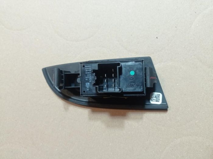 Кнопка стеклоподъемника Chevrolet Volt задняя льва GM, 20933566