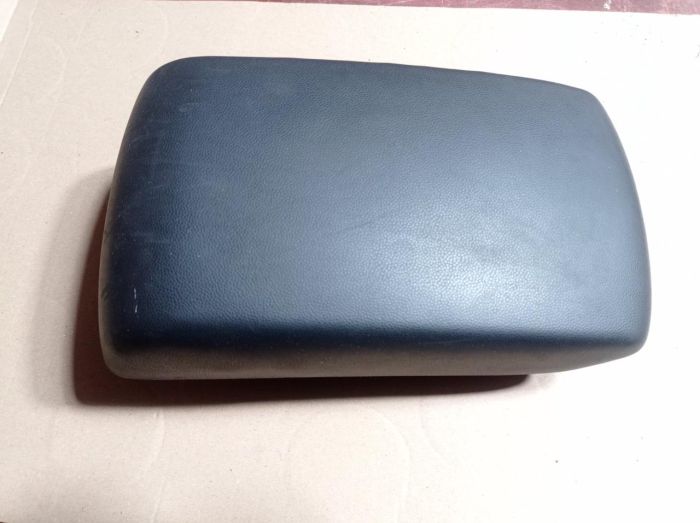 Подлокотник Mazda 3 BK 2004 - 2009 г.в., хэтчбек, BP4K6445X